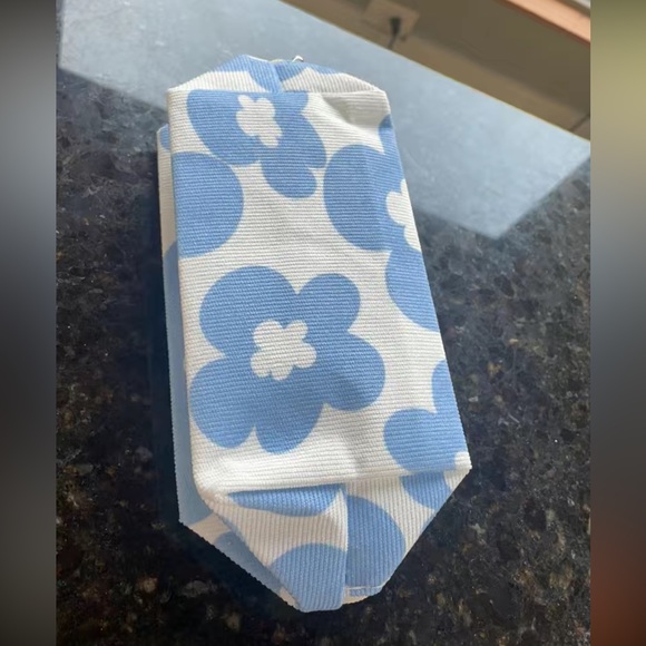 Makeup Bag - Picture 7 of 7